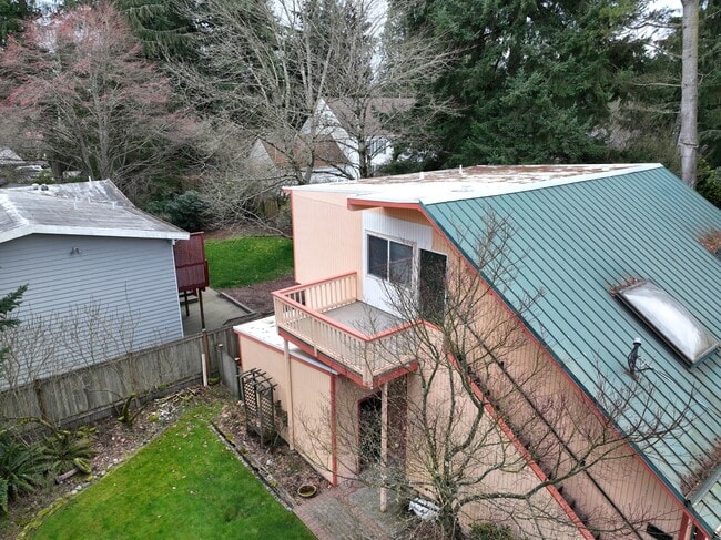 property at 525 N 190th St