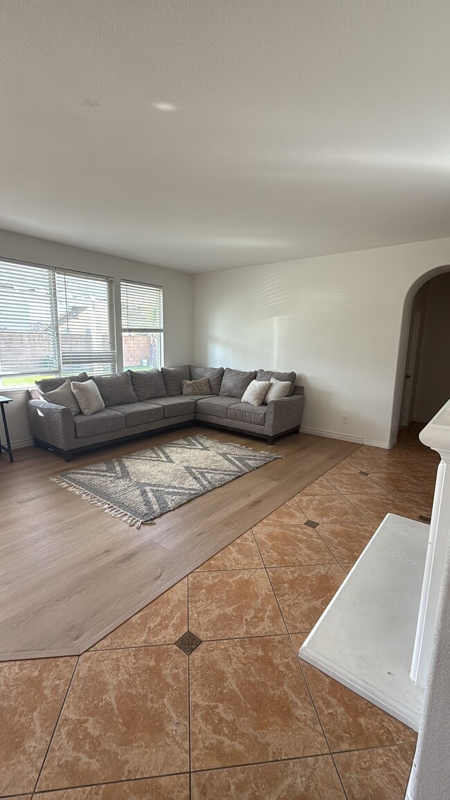 6274 Arcadia St in Corona, CA - Foto de edificio - Building Photo