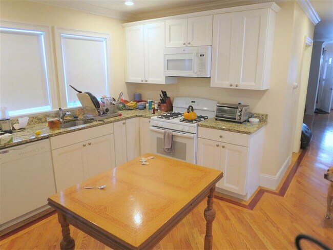 2 Edgar Ct, Unit 1
