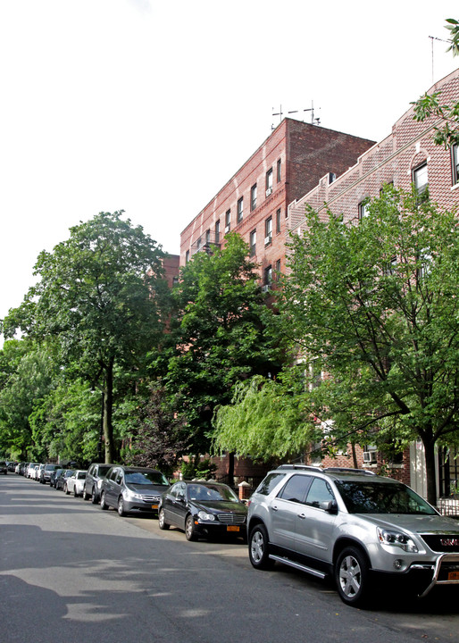 410 Marlborough Rd in Brooklyn, NY - Building Photo