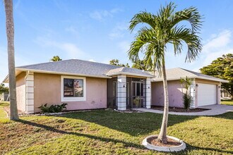 4208 SE 9th Ave in Cape Coral, FL - Building Photo - Building Photo