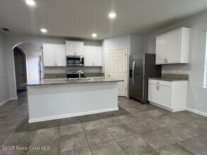 900 Old Country Rd S E in Palm Bay, FL - Building Photo - Building Photo