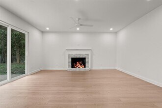 404 Arbor Ln in Austin, TX - Building Photo - Building Photo