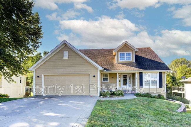 property at 1721 Collins Dr