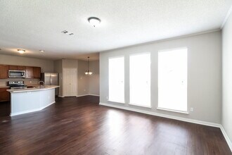 816 Parker Dr in Mesquite, TX - Foto de edificio - Building Photo