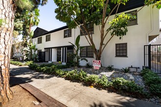 7056 Lanewood Ave in Los Angeles, CA - Building Photo - Building Photo