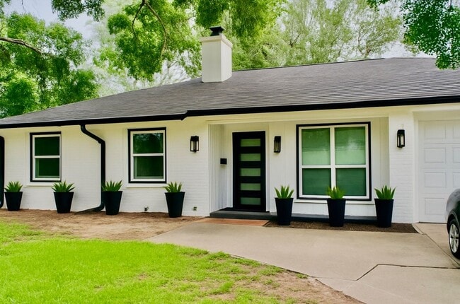 property at 5503 Loch Lomond Dr