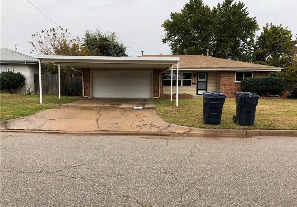 1321 Garland Dr in Oklahoma City, OK - Building Photo