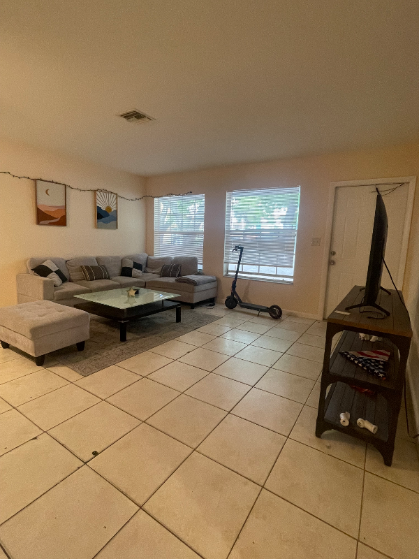 1010 NW 3rd Ave in Fort Lauderdale, FL - Building Photo - Building Photo