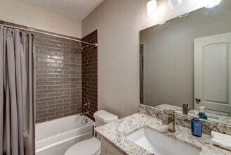 2020 McGowen St in Houston, TX - Building Photo - Building Photo