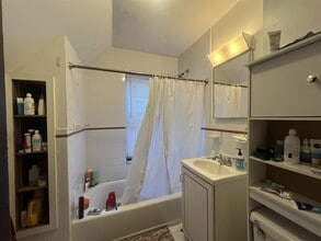 95 Bartlett St, Unit 3 in Somerville, MA - Building Photo - Building Photo