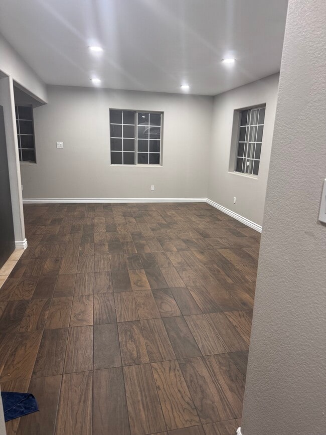8419 Avalon Blvd, Unit 8419 in Los Angeles, CA - Foto de edificio - Building Photo
