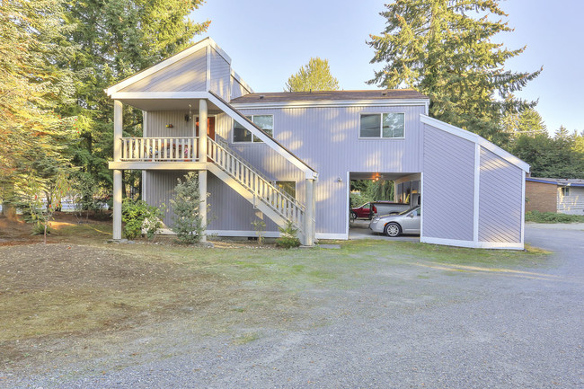 Normandy Park Triplex in Normandy Park, WA - Building Photo - Other