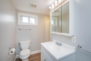 5 Johnson Ave in Hampton, NH - Building Photo