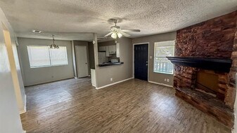 501 Hardin Ct in Austin, TX - Building Photo