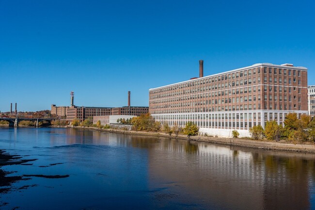 Washington Mill 240 in Lawrence, MA - Foto de edificio - Building Photo