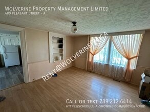 409 Pleasant St in New Glasgow, NS - Building Photo - Building Photo