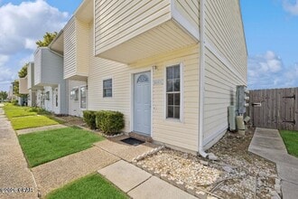 6601 Pridgen St in Panama City, FL - Building Photo - Building Photo