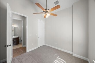 7102 Cut Plains Trail in Austin, TX - Building Photo - Building Photo