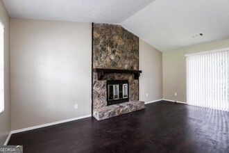 8652 Brandon Hill Ln in Jonesboro, GA - Foto de edificio - Building Photo