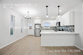 3012 W Amethyst St, Unit 3 in Edinburg, TX - Foto de edificio - Building Photo