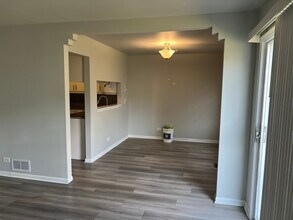 673 Savannah Ln in Crystal Lake, IL - Building Photo - Building Photo