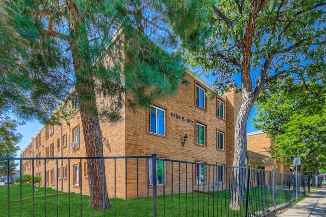 Casa Serena Apartments in Aurora, CO - Foto de edificio - Building Photo