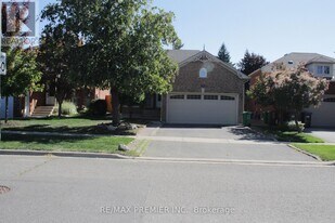 164 Royal Valley Dr in Caledon, ON - Building Photo