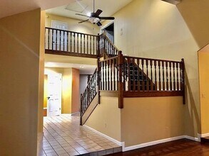 1660 Timberlake Cir in Lodi, CA - Foto de edificio - Building Photo