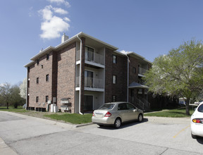 BriarPark Apartments in Omaha, NE - Foto de edificio - Building Photo