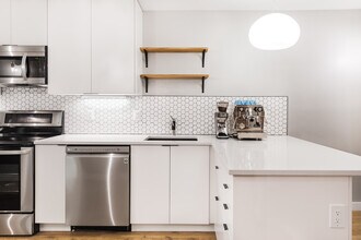 523A Irving St NW, Unit A in Washington, DC - Building Photo - Building Photo