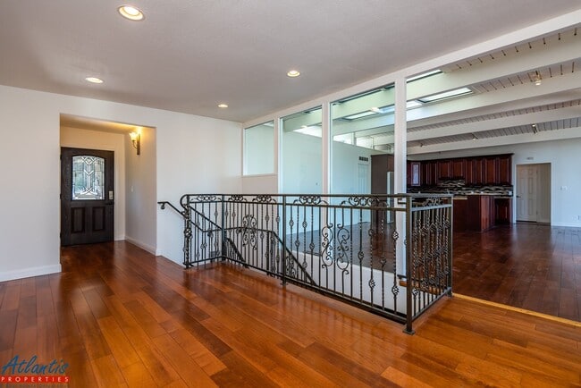 1180 Millbrae Ave in Millbrae, CA - Building Photo - Building Photo