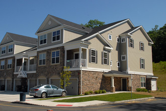 Waterview at Hanover in Cedar Knolls, NJ - Building Photo - Building Photo