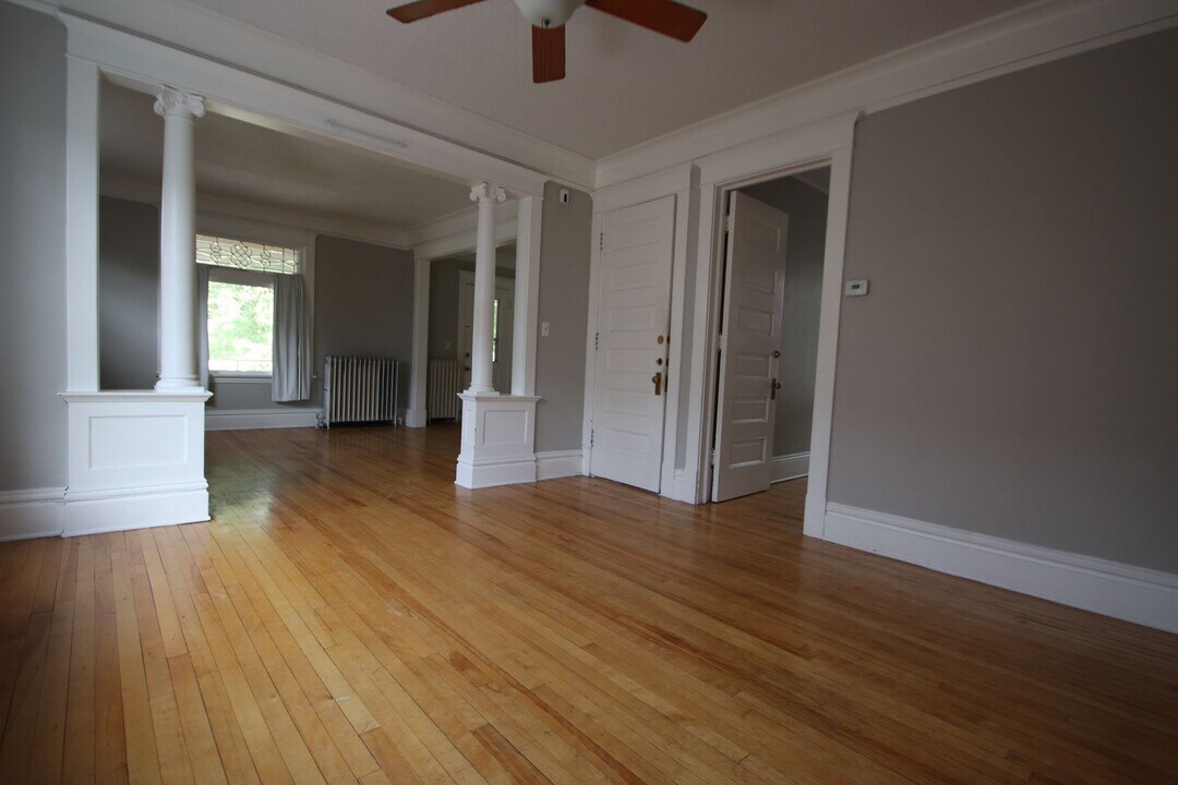 2121 Harriet Ave-Unit -Unit 2 in Minneapolis, MN - Building Photo
