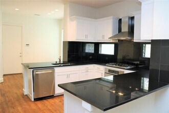 3718 Dorothy Ave in Dallas, TX - Foto de edificio - Building Photo