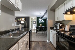 Trails of Saddlebrook in Florence, KY - Building Photo