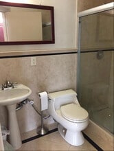 19211 Dodge Ave in Santa Ana, CA - Foto de edificio - Building Photo