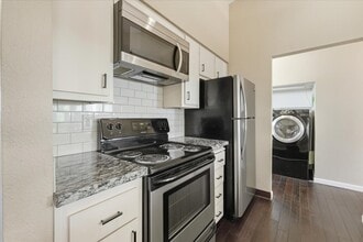 339 SE 146th Ave in Portland, OR - Building Photo - Building Photo