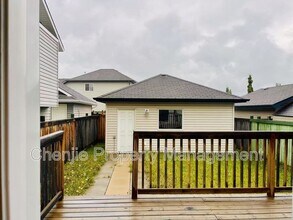 9147-9213 213 St NW in Edmonton, AB - Building Photo - Building Photo