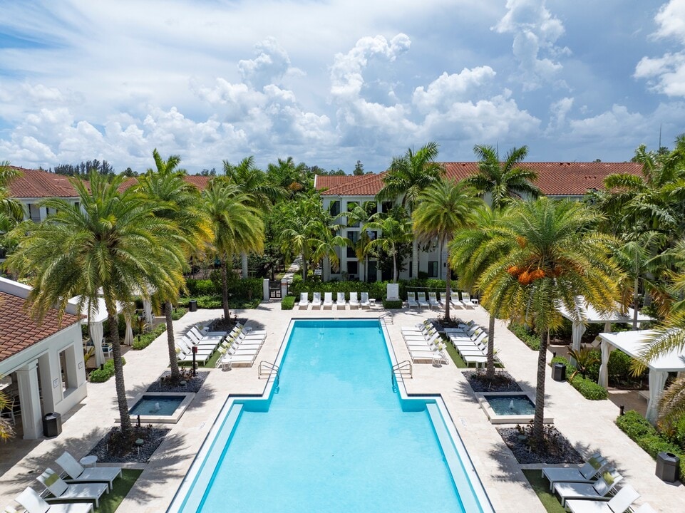 Cortland South Kendall in Miami, FL - Foto de edificio