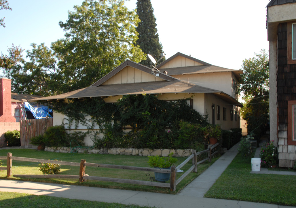 2020 S 2nd St in Alhambra, CA - Foto de edificio