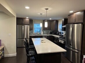 70 Stanley Ave in Medford, MA - Foto de edificio - Building Photo