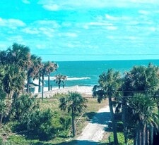 1441 N Atlantic Ave in Daytona Beach, FL - Building Photo