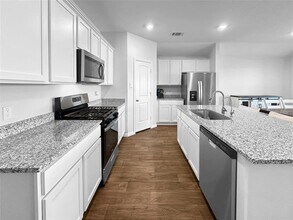 730 Gladiola Lp in Kyle, TX - Building Photo - Building Photo