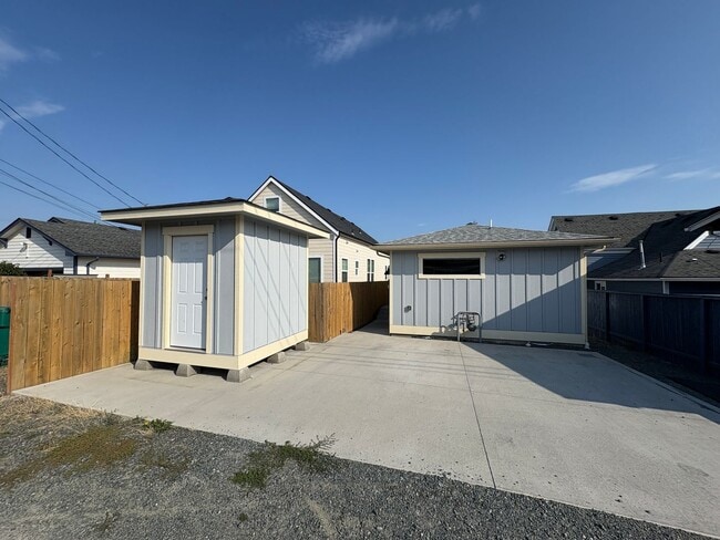 805 24th St in Anacortes, WA - Building Photo - Building Photo