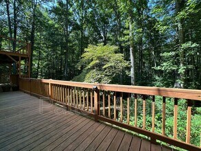 9 Ravenwood Ln in Horse Shoe, NC - Building Photo - Building Photo