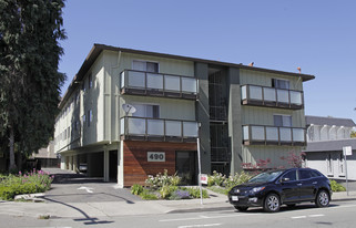 Estudillo Apartments in San Leandro, CA - Building Photo