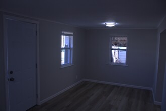 9430 Echo Ln in Overland, MO - Building Photo - Building Photo