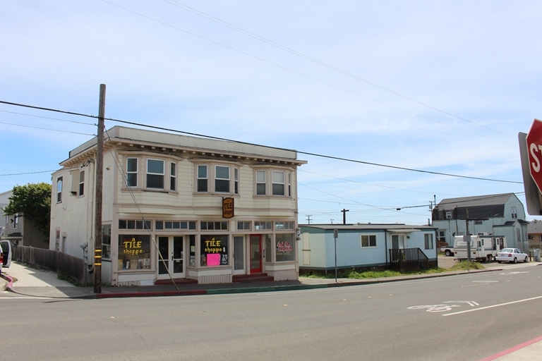 536 E Oak St in Fort Bragg, CA - Building Photo