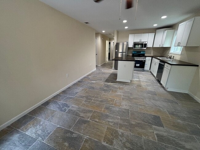 307 W General Stewart Wy in Hinesville, GA - Building Photo - Building Photo